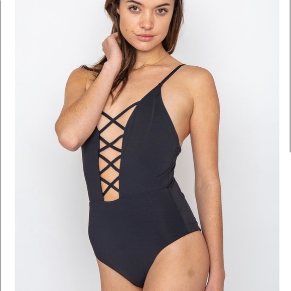 Luna one piece - Picture 2 of 6